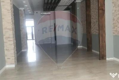 Spațiu comercial, de 230 mp, în Central - 4