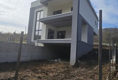 Casa individuala 225mp, 500mp teren, garaj, Roata Faget - 1