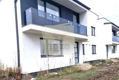 Casă cu 3 camere cu Teren 236 Mp în Aeroport - 1