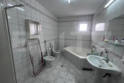 Casă cu 7 camere cu Teren 430 Mp în Gruia - 17