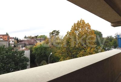 Apartament spatios cu 4 camere nemobilat - 21