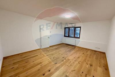 Apartament 4 camere în inima Clujului – pe 2 niveluri si curte comuna - 12