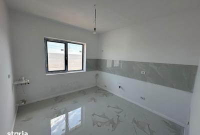 Casă cu 4 camere cu Teren 350 Mp în Clinceni