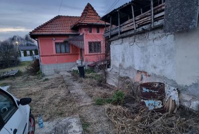 Casă cu 3 camere în Central - 2