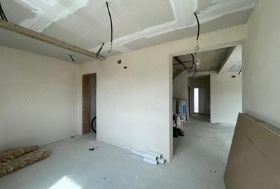 Casă cu 5 camere cu Teren 410 Mp în Urseni - 5