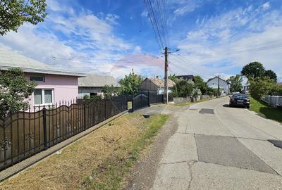 Casă  cu 3 camere, teren intravilan de 1300mp în Ipotești Tișăuți, SV - 24