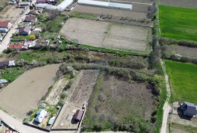 Teren de 1660 mp, în Vânători - 1