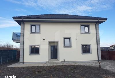 Casă cu 5 camere cu Teren 474 Mp în Jucu - 2