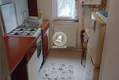 Apartament cu 2 camere semidecomandat în Mircea cel Bătrân