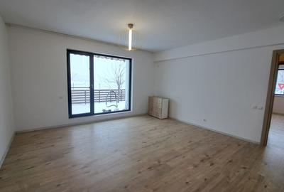 Apartament cu 4 camere semidecomandat, mobilat în Băneasa - 1