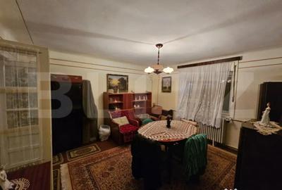 Casă cu 4 camere cu Teren 400 Mp în Central - 1