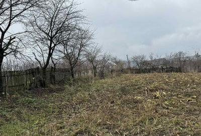 Teren de 2550 mp, în Rotunda