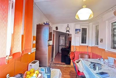 Casa batraneasca, zona  Buna Vestire  Ploiesti, teren 175 mp,renovata in 2004 - 10