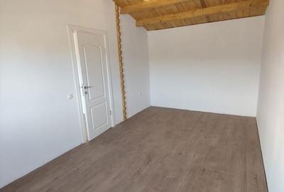 Casă cu 2 camere decomandat cu Teren 606 Mp în Central - 3