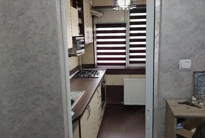 Apartament cu 3 camere semidecomandat în Micro 17 - 2