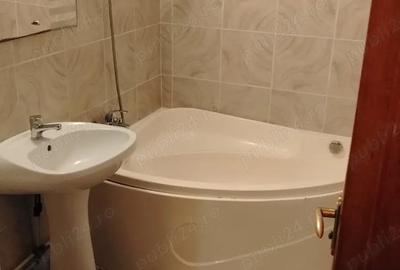 Apartament cu 3 camere decomandat în E3 - 2