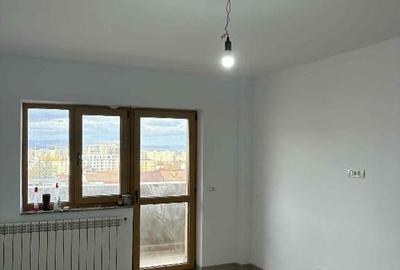 Apartament de 3 camere zona Calea Bucuresti(zona Liceul de Informatica - 11