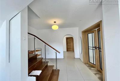 Casă cu 5 camere cu Teren 380 Mp în Județean