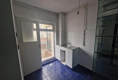 Spațiu comercial, de 48 mp, în Decebal - 3