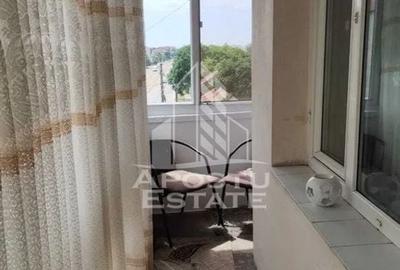 Apartament cu 3 camere decomandat, mobilat în Spitalul Județean