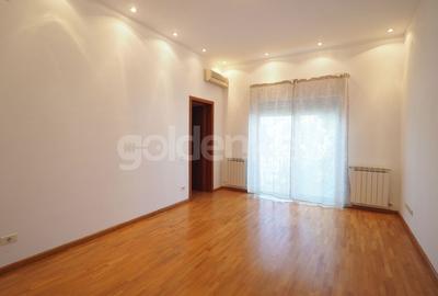 Vila cu 6-7 camere si gradina generoasa Vila cu 6-7 camere si gradina generoasa - 12