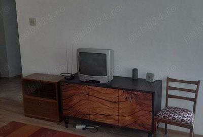 Apartament cu 3 camere decomandat în Aradului - 2