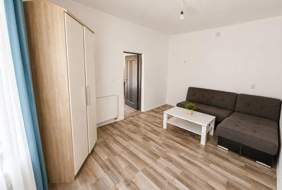 Apartament cu 3 camere semidecomandat în Central - 4