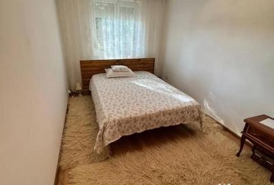 Apartament cu 3 camere semidecomandat în Inel II