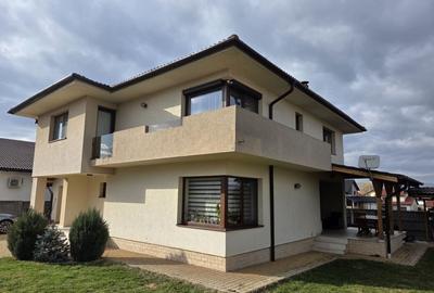 Casă individuală cu 3 camere cu Teren 500 Mp în Central - 1