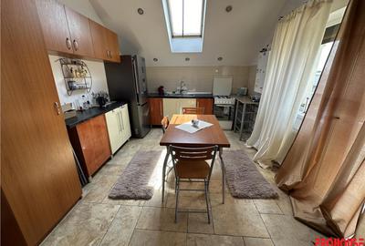 Apartament cu 3 camere decomandat în Central - 8