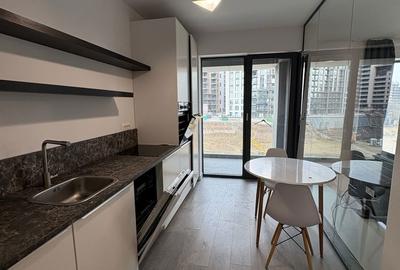 Apartament cu 2 camere semidecomandat, mobilat în Nord