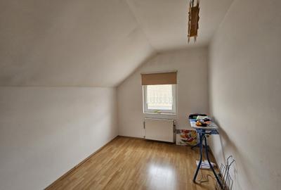 Două case individuale, P+M, construcții 2002/2007, în Giroc, comision 0% - 29