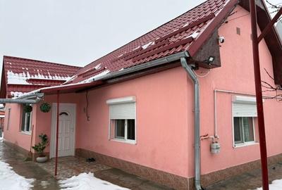 Casă cu 4 camere în Central - 2