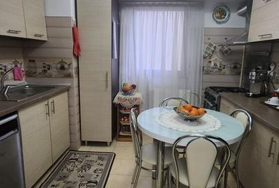 Apartament cu 3 camere decomandat în Est - 12