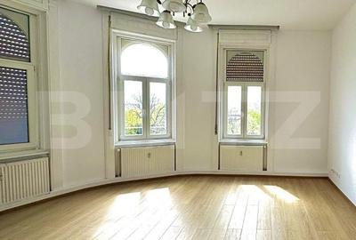 Apartament cu 4 camere în Central