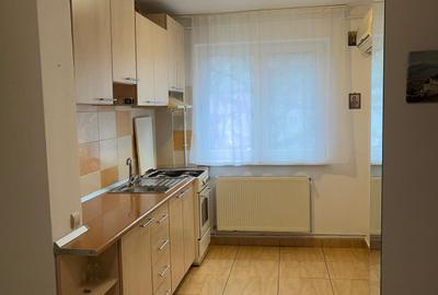 Apartament cu 3 camere semidecomandat în Ultracentral