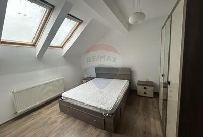 Apartament cu 3 camere decomandat în Independenței - 2