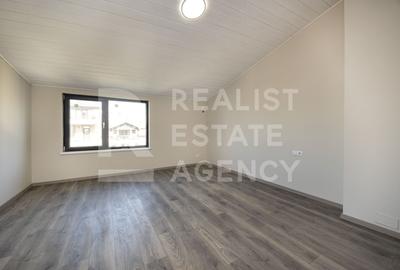 Casă individuală cu 8 camere cu Canalizare în 1 Mai - 50