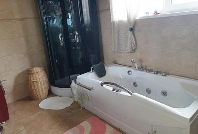 Vila 8 Camere si Curte  Spatiu Ideal pentru Familie Mare sau Investitie - 24