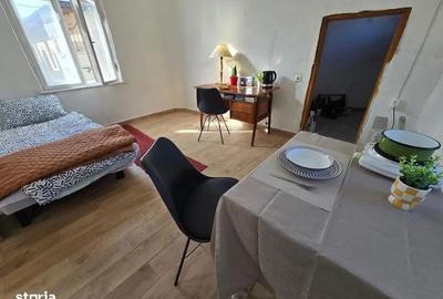 Casă cu 4 camere semidecomandat în Central