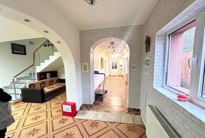 Casă cu 7 camere cu Teren 285 Mp în Central - 5