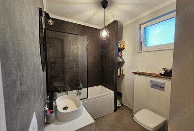 Casă cu 4 camere în Central - 1