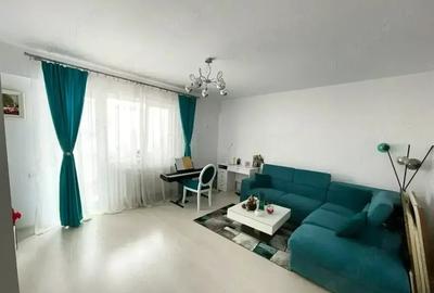 Apartament cu 3 camere decomandat, mobilat în Central