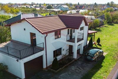 Casa / Vila de Vanzare - 11