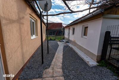 Casă cu 4 camere cu Teren 3409 Mp în Șoimuș - 3