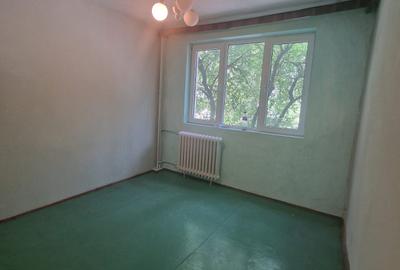 Apartament cu 3 camere semidecomandat în 1 Decembrie 1918
