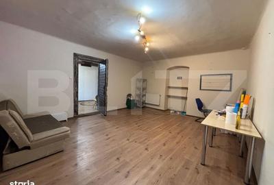 Spațiu comercial, de 50 mp, în Central - 1