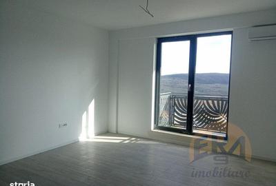 Apartament cu 2 camere decomandat în Girișu de Criș - 3