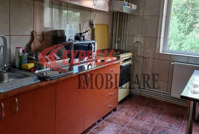 Apartament cu 3 camere decomandat în Vitan Mall