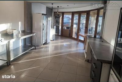 Casă cu 9 camere cu Teren 500 Mp în Central - 15